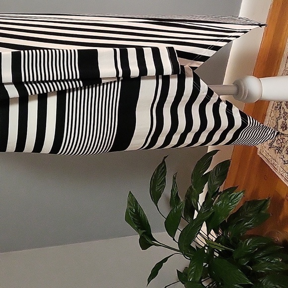 Cyrus Black/White Striped Rayon/Spandex Dress with Asymetrical Hem Size M - Picture 5 of 9